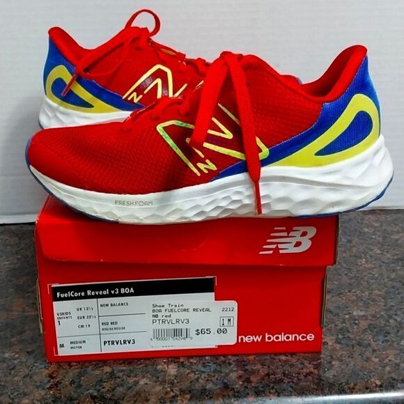 UNISEX New Balance FuelCore Reveal Sneakers...SIZE 1 - Picture 1 of 10